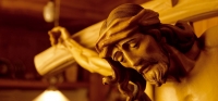 Holzkreuze, Kruzifixe und Christuskörper aus Holz geschnitzt